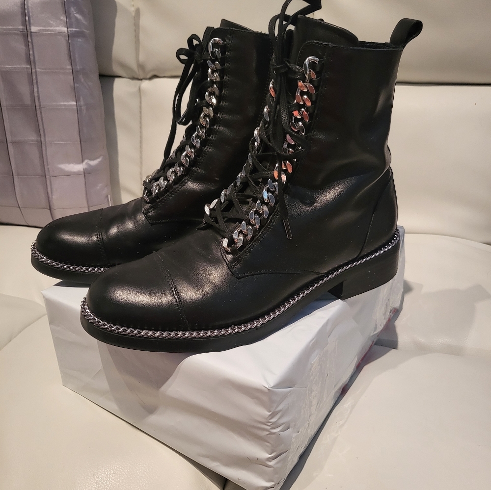 Wishbone Collection by Browns. Black leather booties with chain features. SZ 7.5